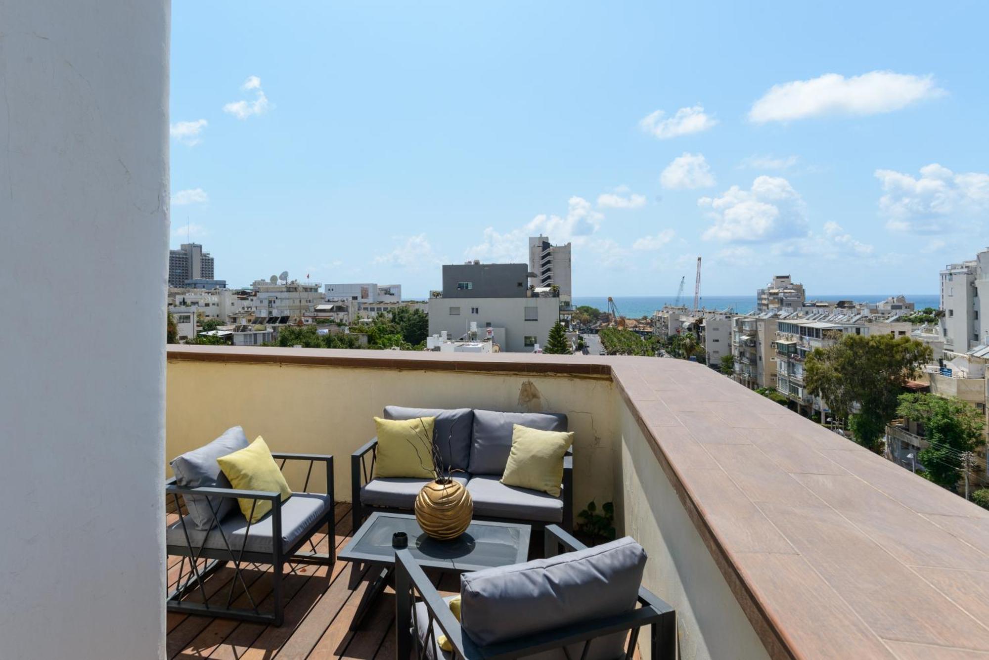 Penthouse With Panoramic View By Feelhome Tel Aviv Exterior photo